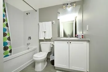 Quickstay - Luxury Condo Toronto 3*,