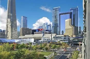 Quickstay - Luxury Condo Toronto Hotel
